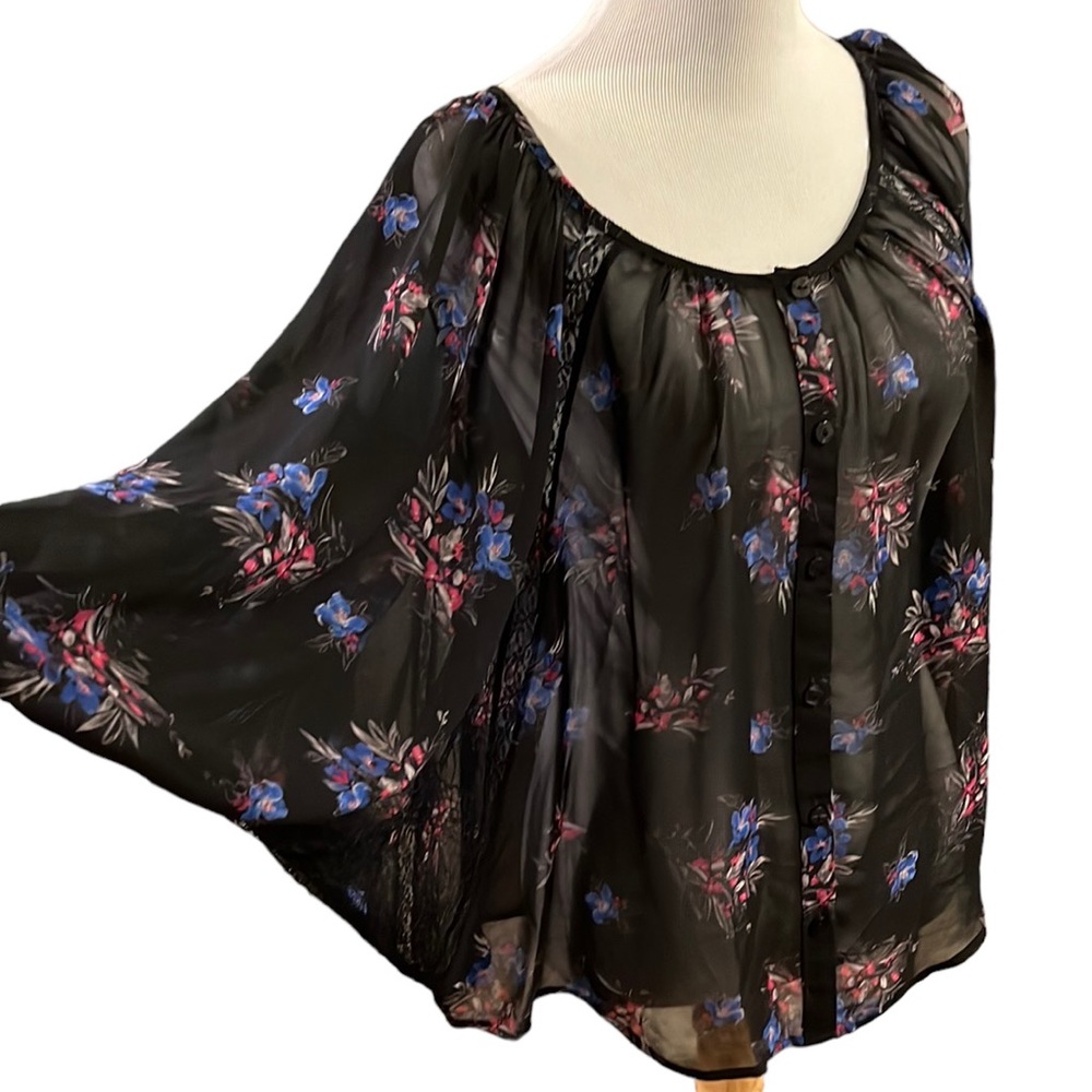 LAUREN CONRAD FLORAL PRINT BLOUSE WITH BAT WING SLEEVES BLK SIZE S NEW WITH TAGS